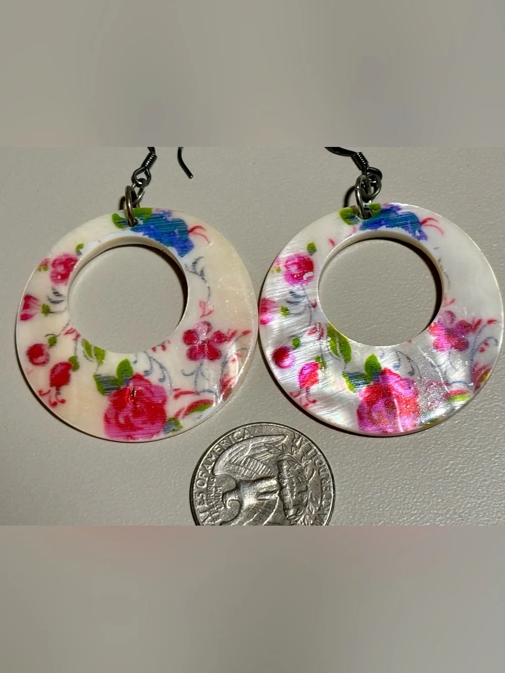 Vintage Mother of Pearl Floral Shell Hoop Earrings Shabby Cottagecore Boho 90s